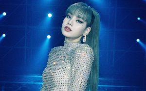 lisa-blackpink-sukses-gelar-konser-spesial-dengan-suasana-intim-dan-efek-visual-menawan